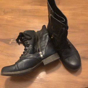 Black leather Madden girl combat boots